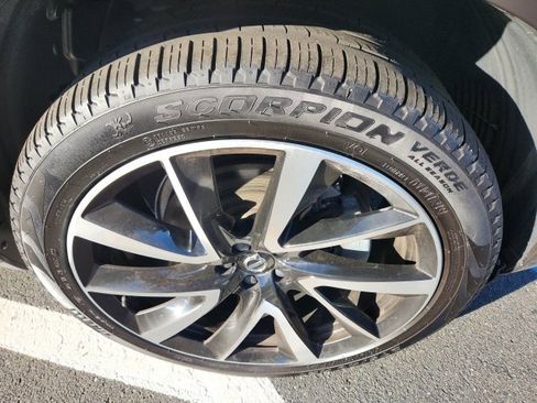 Used 2024 Volvo XC90 B6 Plus image 10