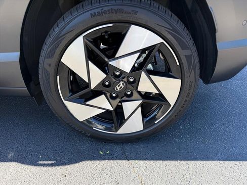 Used 2024 Hyundai Kona Limited image 11