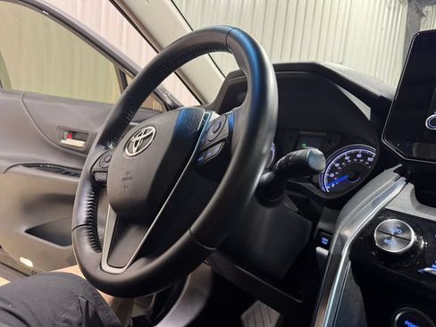Used 2021 Toyota Venza LE w/ Carpet Mat Package (TMS) AWD/4WD image 13