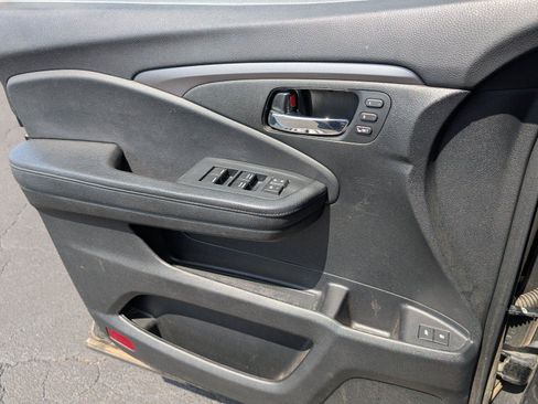 Used 2021 Honda Pilot Special Edition image 14