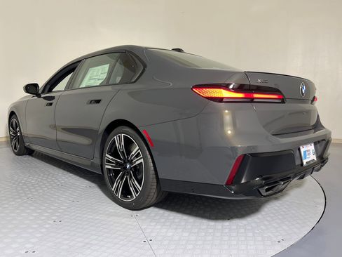 New 2026 BMW 760i xDrive w/ Executive Package image 3