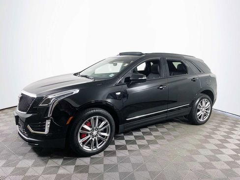 Certified 2025 Cadillac XT5 Sportv w/ Technology Package AWD/4WD image 1