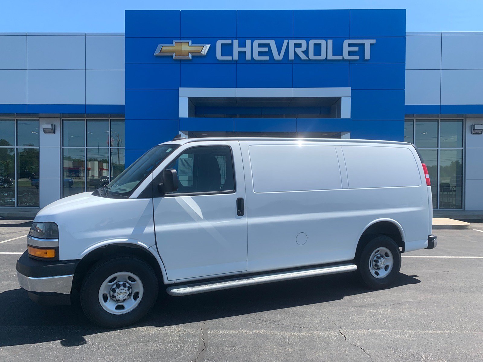Used 2022 Chevrolet Express 2500 w/ Driver Convenience Package RWD image 1