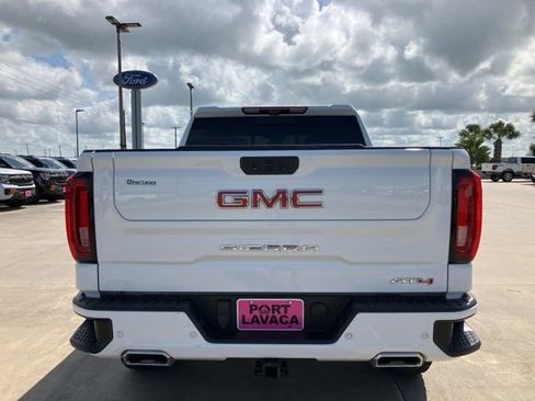 Used 2023 GMC Sierra 1500 AT4 w/ AT4 Premium Package AWD/4WD image 6