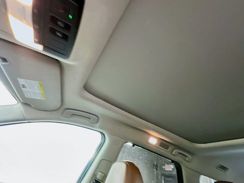 Used 2023 Nissan Pathfinder Platinum FWD image 23