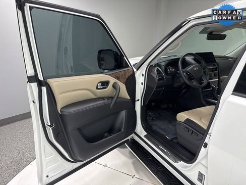 Used 2024 INFINITI QX80 Premium Select w/ All-Season Package image 10