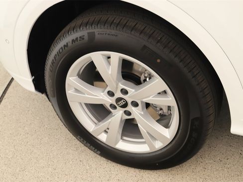 New 2025 Audi Q5 Premium image 29