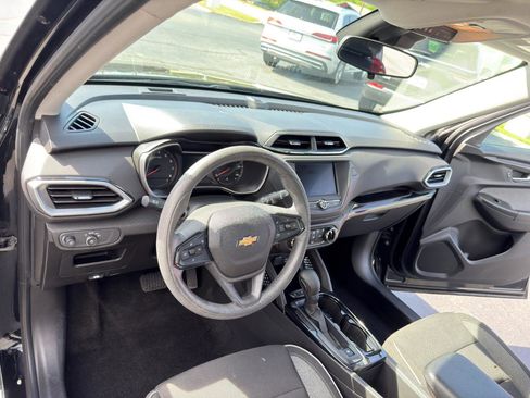 Used 2021 Chevrolet TrailBlazer LS FWD image 18