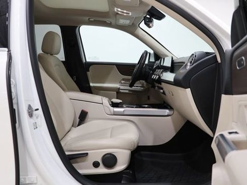 Used 2022 Mercedes-Benz GLB 250 4MATIC image 33