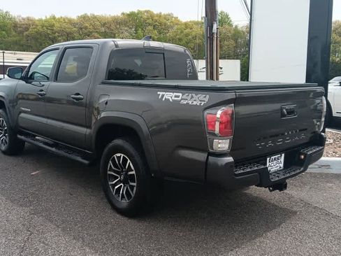 Used 2021 Toyota Tacoma TRD Sport w/ TRD Premium Sport Package AWD/4WD image 3