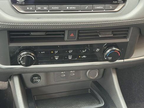 Used 2025 Nissan Rogue S AWD/4WD image 13