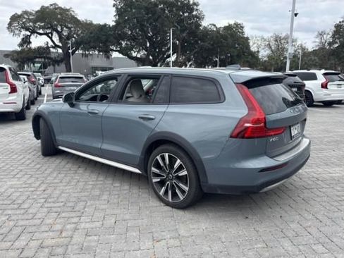 Used 2024 Volvo V60 B5 Cross Country Ultimate AWD/4WD image 3