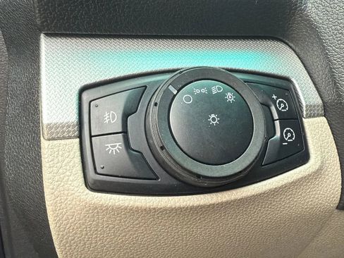 Used 2012 Ford Explorer XLT image 39