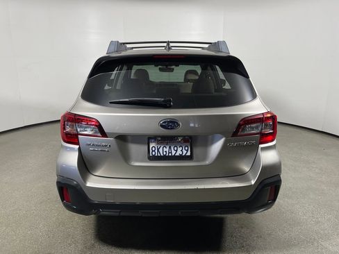 Used 2019 Subaru Outback 2.5i Premium AWD/4WD image 4