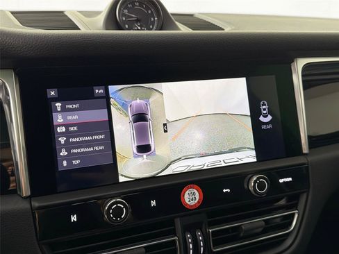 Certified 2026 Porsche Macan AWD/4WD image 23