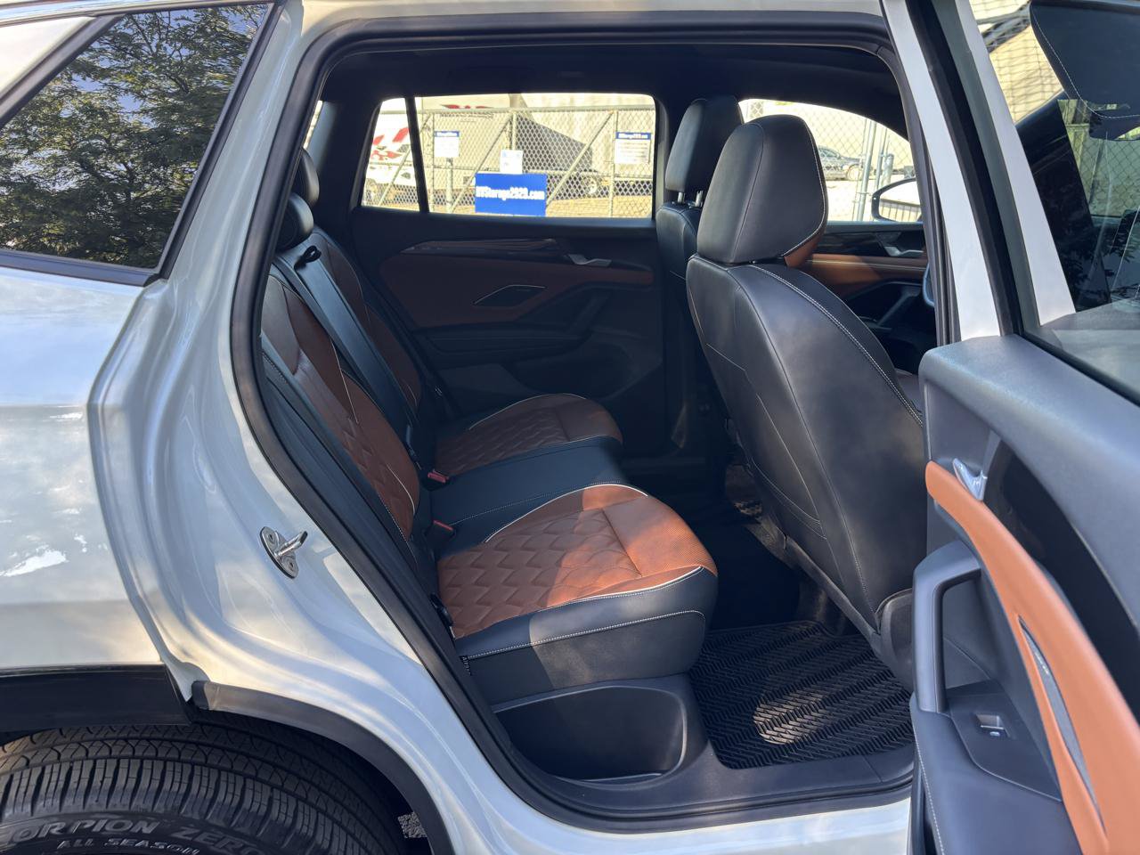 Used 2025 Volkswagen Tiguan SEL R-Line AWD/4WD image 22