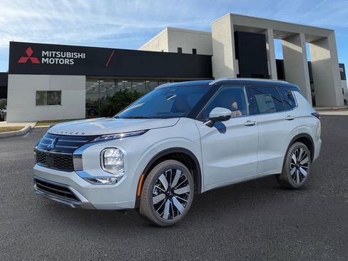 New 2025 Mitsubishi Outlander SEL image 1