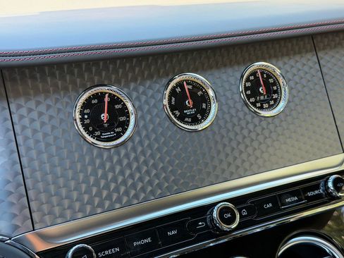 Used 2024 Bentley Continental GT V8 image 23