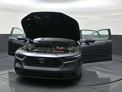 Used 2025 Honda Accord LX image 32
