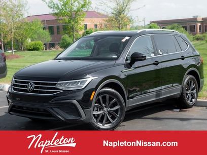 Used 2023 Volkswagen Tiguan SE w/ Panoramic Sunroof Package