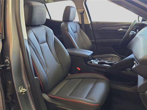 Used 2022 Buick Envision Essence w/ Sport Touring Package image 12