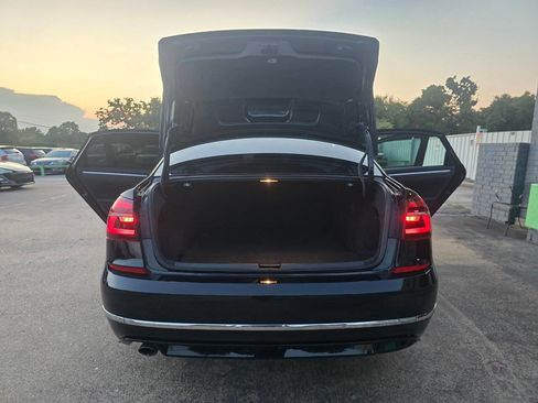 Used 2018 Volkswagen Passat 2.0T R-Line image 32