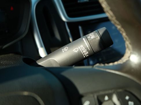 Used 2018 Chevrolet Sonic Premier w/ Driver Confidence Package image 32