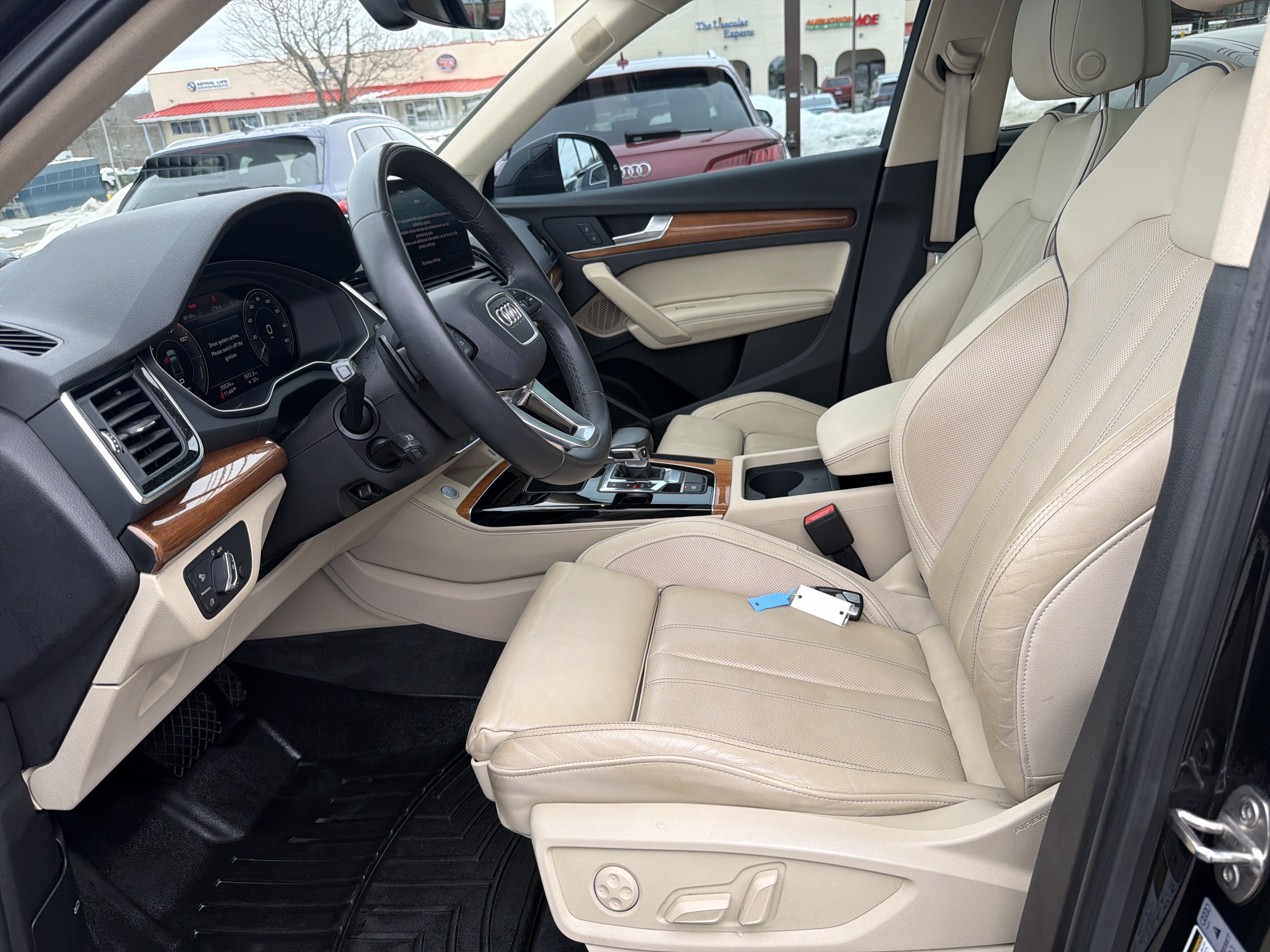 Certified 2023 Audi Q5 e Premium Plus w/ Premium Plus Package AWD/4WD image 5