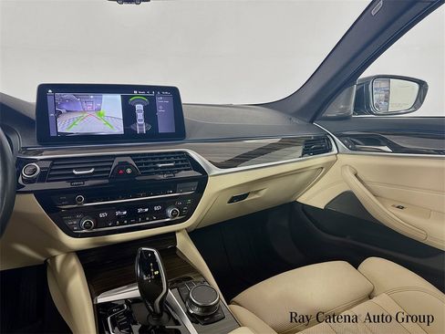 Certified 2023 BMW 530e xDrive w/ Premium Package image 25