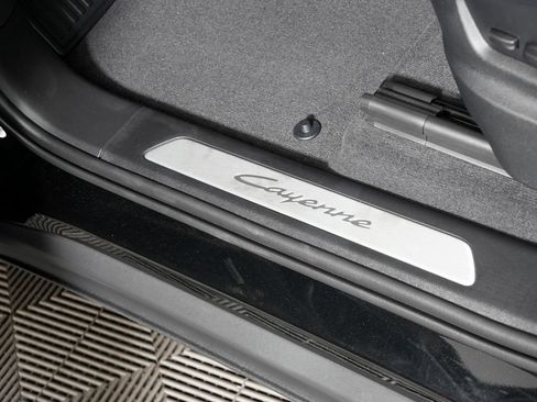 New 2026 Porsche Cayenne Coupe AWD/4WD image 18
