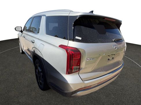 Used 2024 Hyundai Palisade Limited AWD/4WD image 2