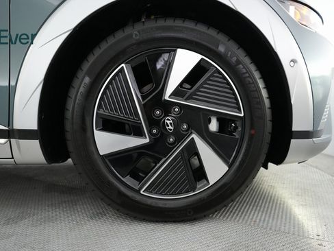 Used 2025 Hyundai Ioniq 5 Limited image 18