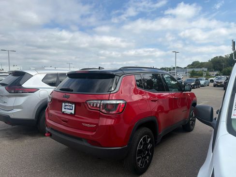 Used 2020 Jeep Compass Trailhawk AWD/4WD image 3