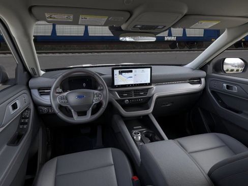 Certified 2025 Ford Explorer Active w/ Active Comfort Package RWD image 9