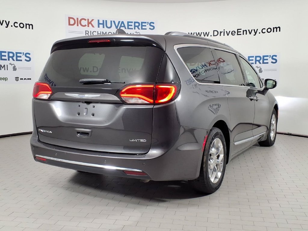 Used 2020 Chrysler Pacifica Limited FWD image 4