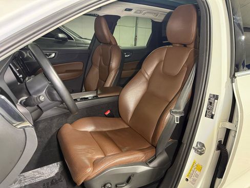 Used 2019 Volvo XC60 T5 Inscription w/ Protection Package Premier image 10