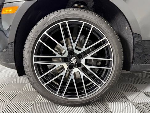 New 2026 Porsche Macan AWD/4WD image 13