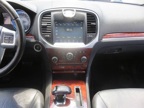Used 2012 Chrysler 300 Limited RWD image 16