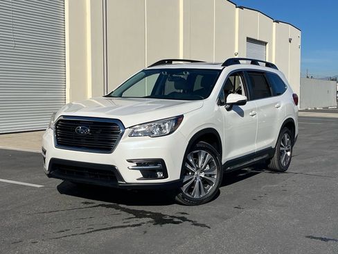 Used 2022 Subaru Ascent Limited w/ Technology Package image 3