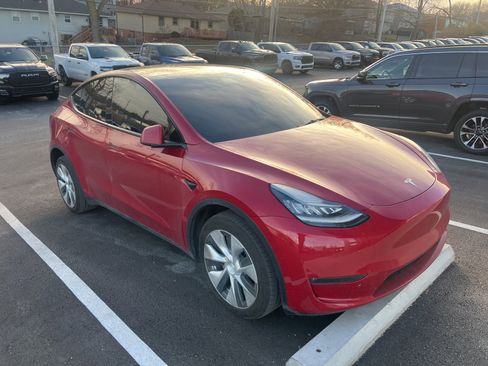 Used 2021 Tesla Model Y Long Range image 14