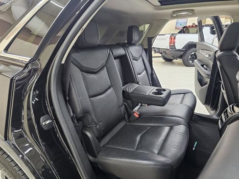 Used 2017 Cadillac XT5 Premium Luxury w/ LPO, Wheel Lock Package FWD image 23
