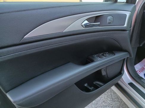 Used 2017 Lincoln MKZ Premiere image 26