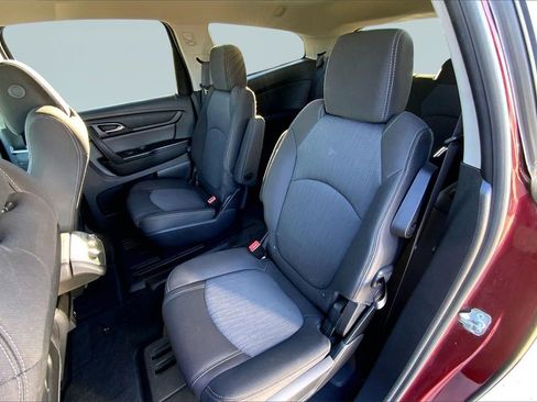 Used 2017 Chevrolet Traverse LT image 24