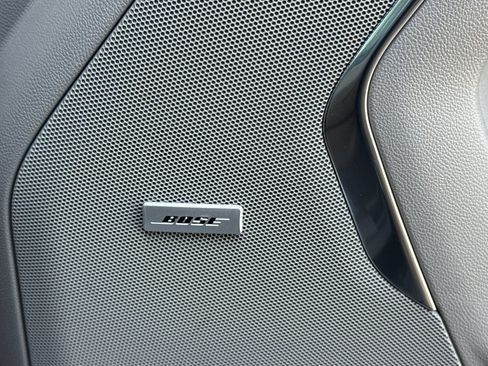 Used 2024 Chevrolet Suburban LT image 43