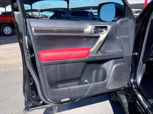 Used 2021 Lexus GX 460 Premium w/ Premium Package image 22