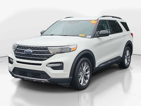 Used 2023 Ford Explorer XLT w/ Equipment Group 202A RWD image 7