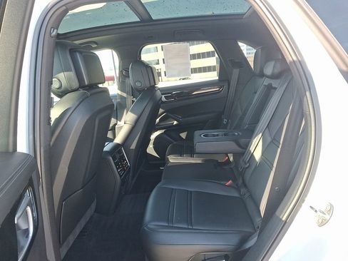 Used 2021 Porsche Cayenne S image 12