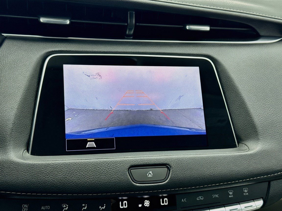 Used 2022 Cadillac XT4 Luxury w/ Driver Awareness Package FWD image 10