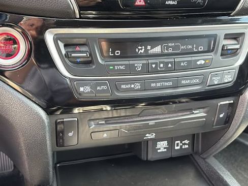 Used 2021 Honda Pilot Touring image 19