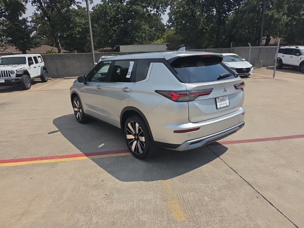 Used 2025 Mitsubishi Outlander SE AWD/4WD image 8